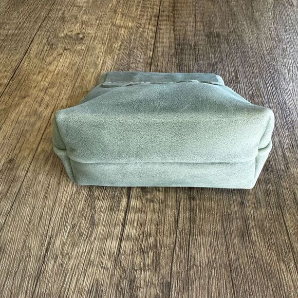 CUCUMBER Penny Pouch Portland Leather NEW Fast Ship Gift - Picture 3 of 3